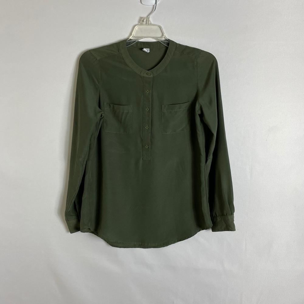 Old navy top - Picture 1 of 6